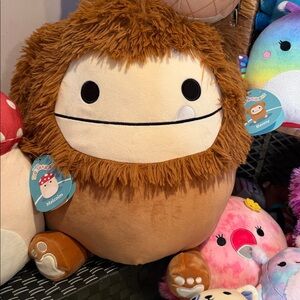 NWT Benny 16” Bigfoot